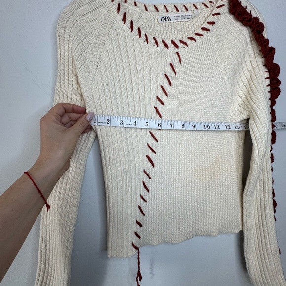 Zara Cream and Red Crew Neck Sweater with Ribbed Texture - Picture 14 of 17